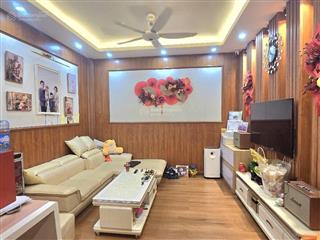 Bán nhà dân xây 5 tầng một ngoặt ra phố kim mã