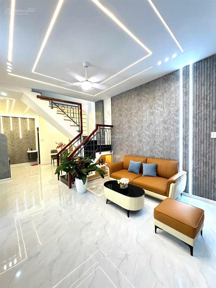 Bán nhà góc 2 mặt tiền hẻm. thông thoáng. xe hơi vào nhà. hẻm thông. lê văn thọ. cv làng hoa