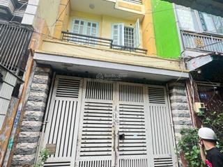 Chính chủ. nhà 1 trệt 2 lầu sân thượng. cách mặt tiền nguyễn du 15m . đang cho thuê 15tr .