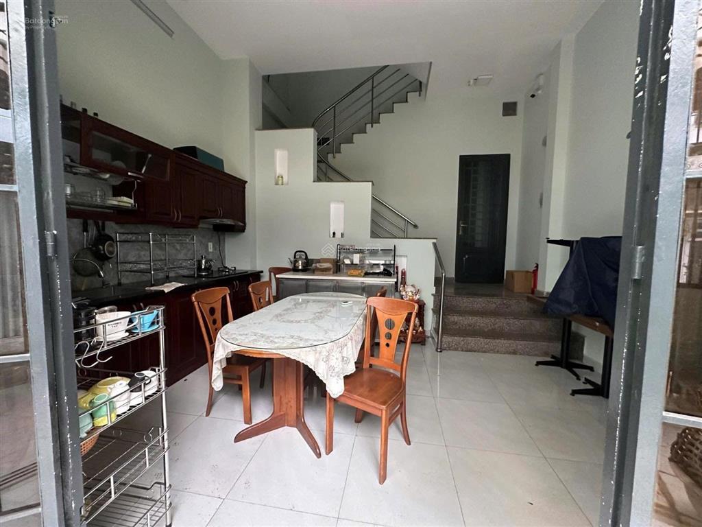 Bán gấp nhà 1 trệt 2 lầu sân thượng. hẻm 55 nguyễn văn công p3 gv. dt 5 x 15 . giá 6.9 ty tl