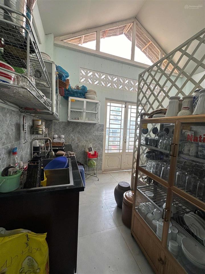 Bán gấp nhà 1 trệt 2 lầu sân thượng. hẻm 55 nguyễn văn công p3 gv. dt 5 x 15 . giá 6.9 ty tl