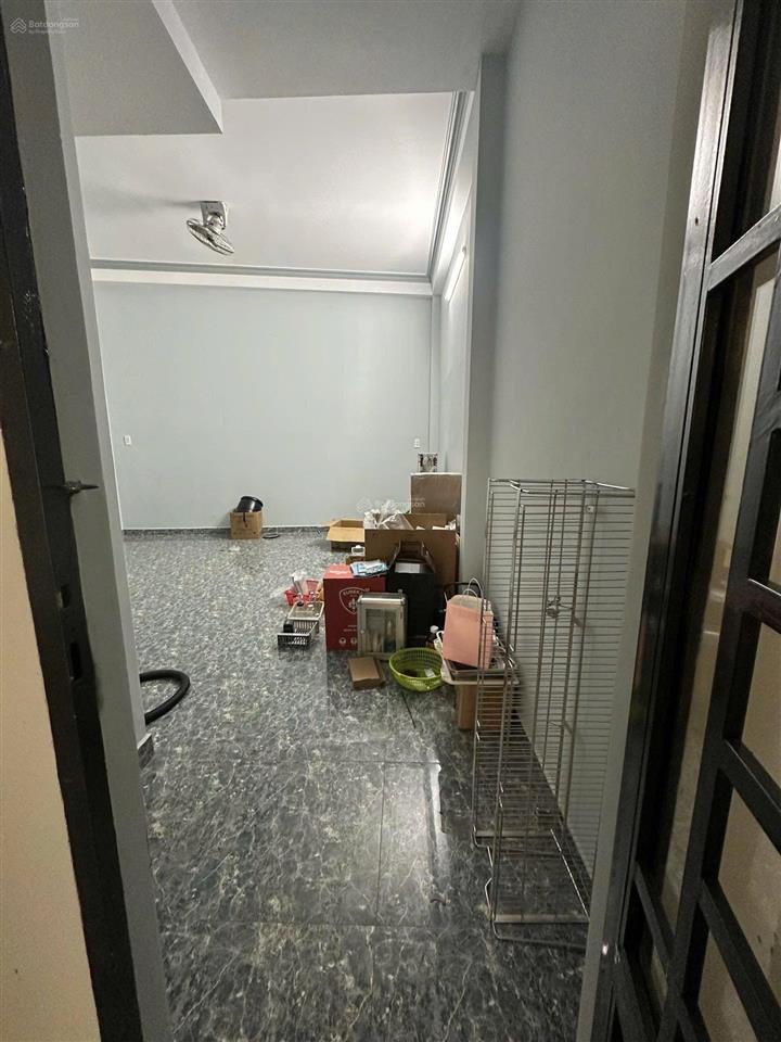 Bán gấp nhà 1 trệt 2 lầu sân thượng. hẻm 55 nguyễn văn công p3 gv. dt 5 x 15 . giá 6.9 ty tl