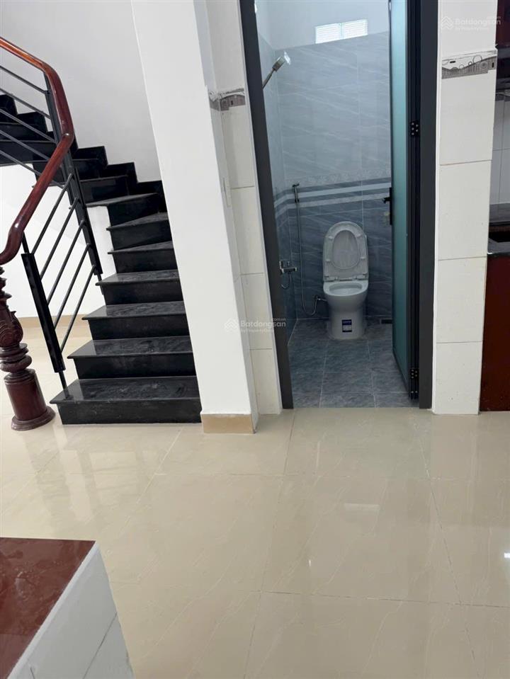 Chính chủ. nhà 1 trệt 2 lầu sân thượng. đs 28 p6 gv . dt 5 x 13 . giá 6.9ty tl