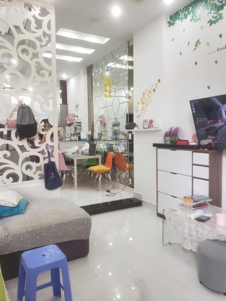 Chính chủ nhà 1 trệt 2 lầu sân thượng. hẻm 499 quang trung, p10. dt 4 x 12m. giá 6.5 tỷ