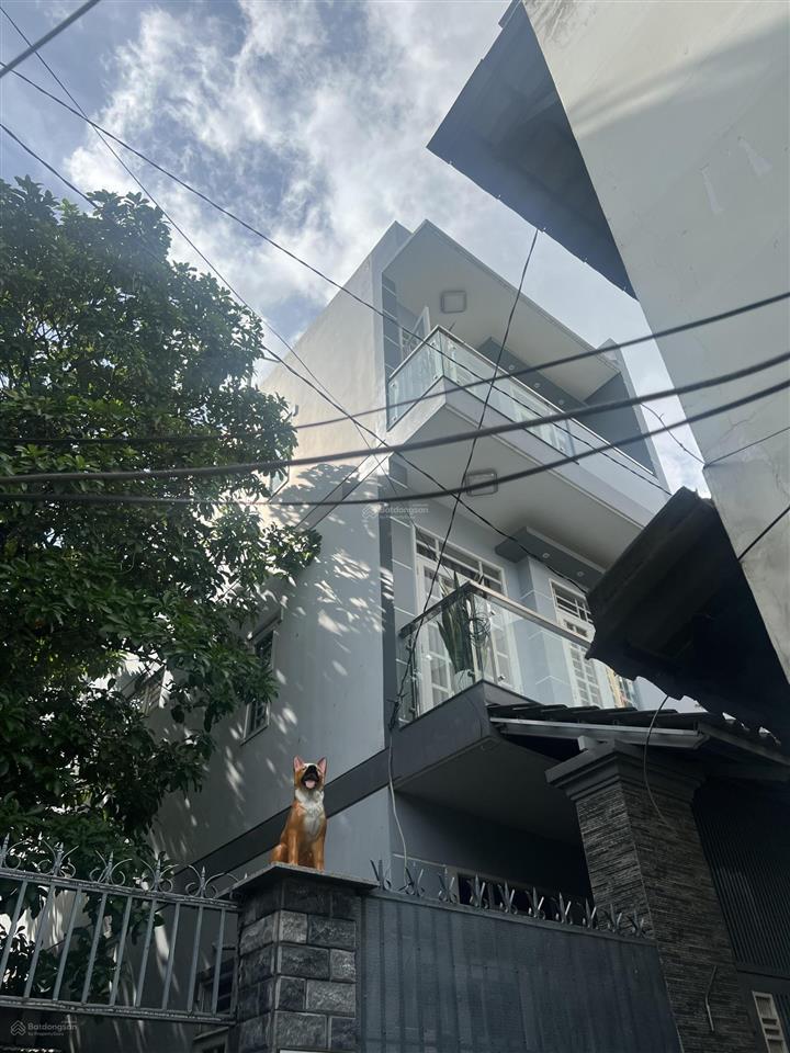 Chính chủ nhà 1 trệt 2 lầu sân thượng. hẻm 499 quang trung, p10. dt 4 x 12m. giá 6.5 tỷ