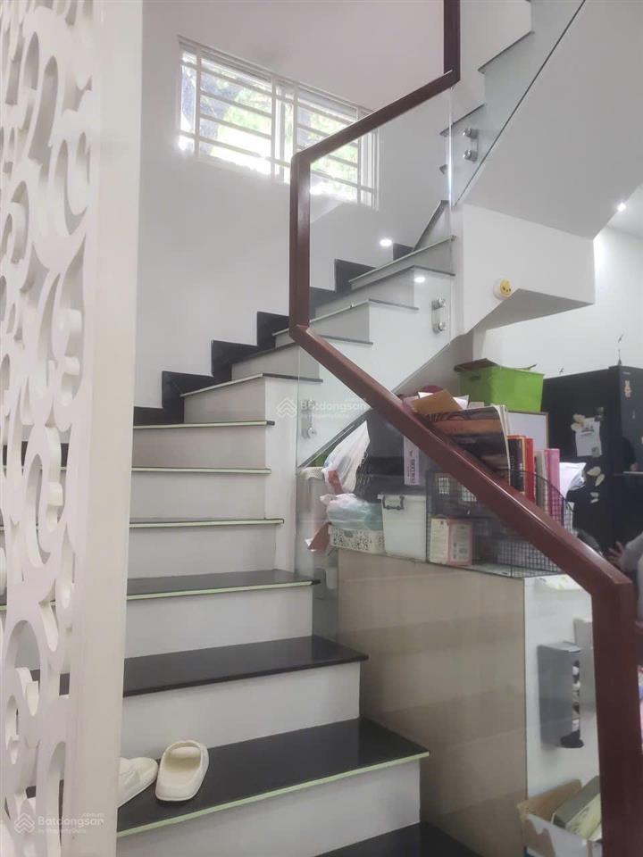 Chính chủ nhà 1 trệt 2 lầu sân thượng. hẻm 499 quang trung, p10. dt 4 x 12m. giá 6.5 tỷ