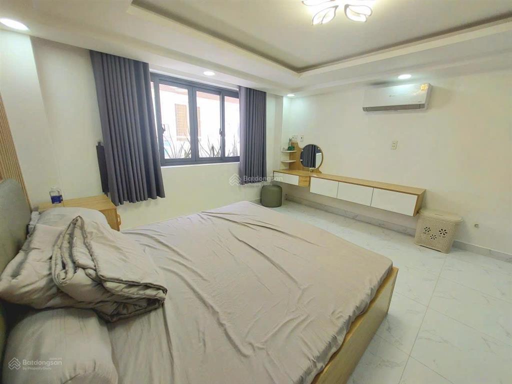 Chính chủ. nhà 1 trệt 3 lầu sân thượng. cách 10m ra mặt tiền pvt. p10. đối diện cityland. dt 4x12m