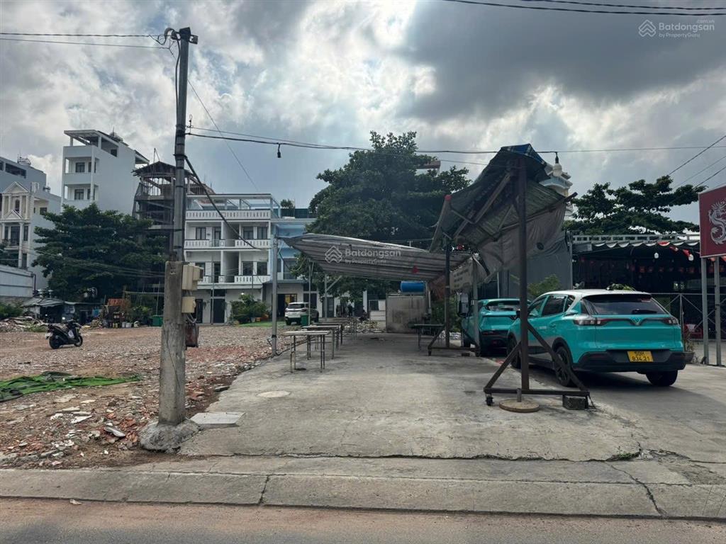 Bán gấp lô đất tương lai, tiếp giáp mặt tiền. dương quảng hàm băng qua nguyễn văn lượng