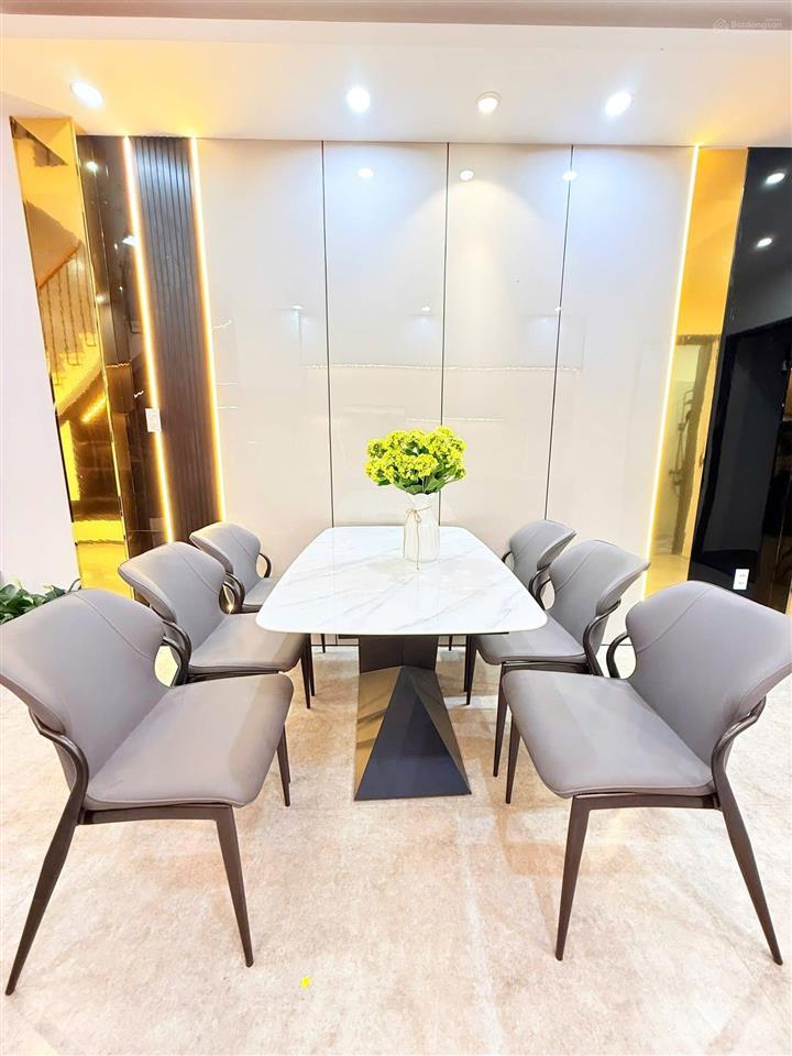 Nhà 3tầng 3 mê kiệt 192 oto tô hiệu full nội thất cao cấp