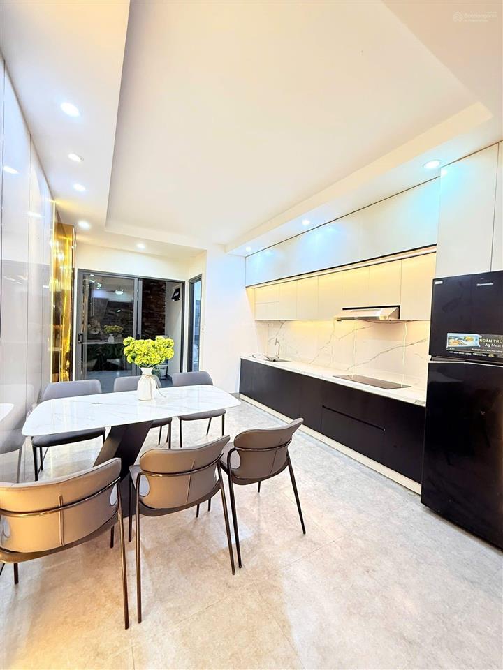 Nhà 3tầng 3 mê kiệt 192 oto tô hiệu full nội thất cao cấp