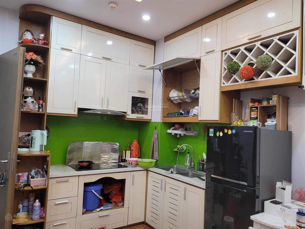 Gia đình cần bán căn 2 phòng ngủ toà trung ương đảng giá 4 tỷ