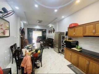 10 tỷ  124m2 + nhà 3 tầng còn rất mới  đường ô tô 16 chỗ  1 sẹc lê văn thịnh q2