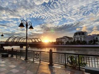 Duy nhất 1 căn lk cạnh sông vô cùng thoáng mát giá cực hợp lý.  0972 236 ***