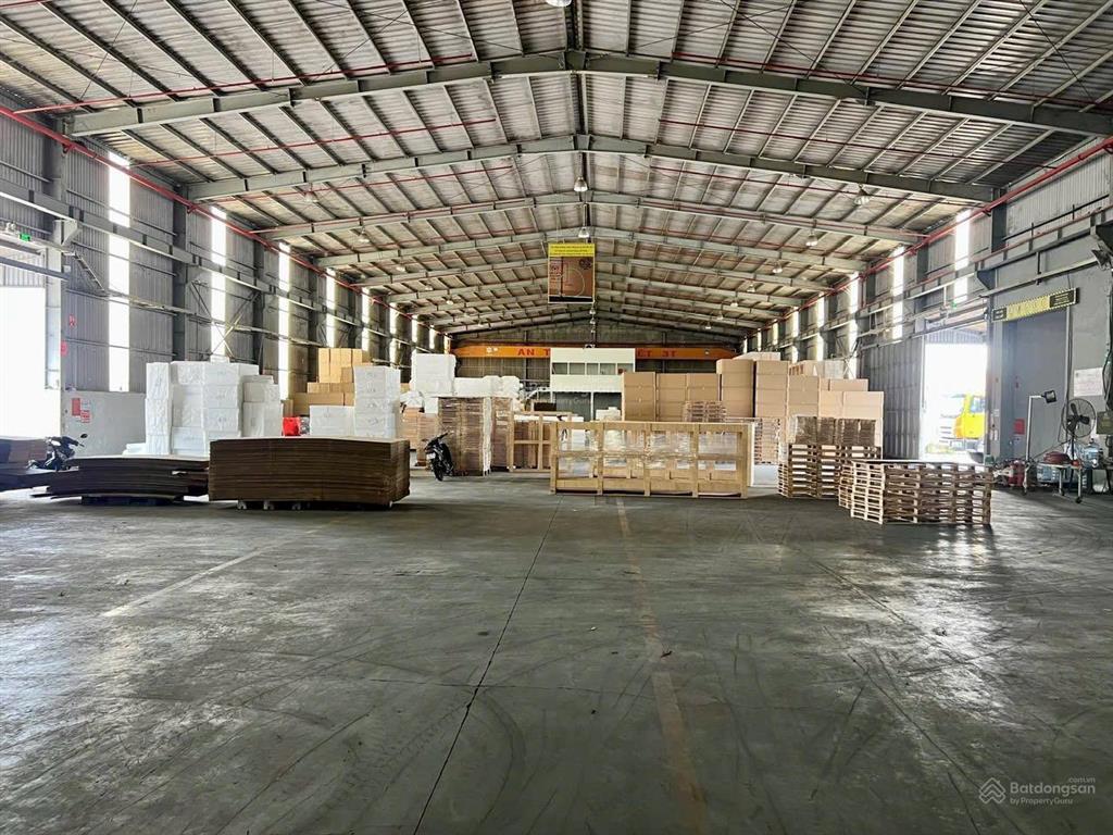 Bán hoặc cho thuê xưởng tại tân uyên 3.831m2 , skc 2.000m2