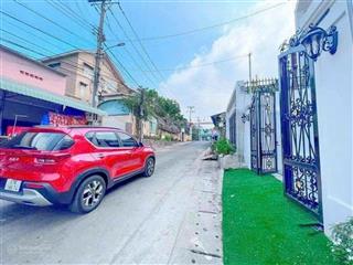 Nhà lầu gần chợ chánh mỹ cách chợ 50m, nhựa 6m thông 5 dài 15m full thổ cư 2pn chỉ 3ty450.  việt
