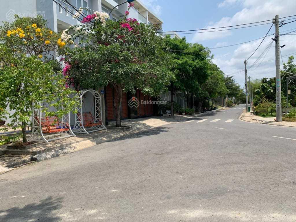Chính chủ gửi bán nền biệt thự view sông, có sổ cá nhân đường 20m, kdc phú lợi quận 8