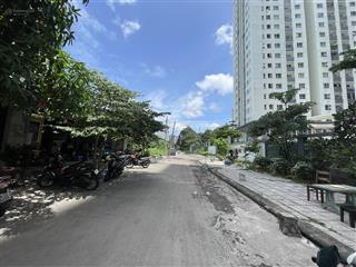 Đất có sổ xây tư do đối diện chung cư, đang có nhà tiền chế thu nhập 6tr/ tháng. ngay vành đai 2