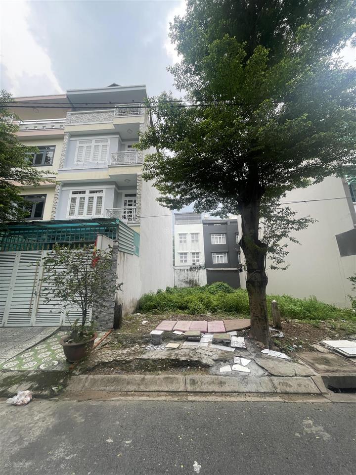 Cần bán hạ giá bán nhanh nền 120m2 5x24m có móng ngay trường nguyễn văn linh, kdc phú lợi quận 8