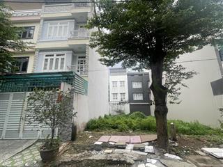 Cần bán hạ giá bán nhanh nền 120 m2 5x24 có móng ngay trường nguyễn văn linh, kdc phú lợi quận 8