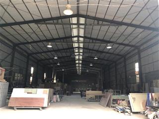 Cho thuê 2500m2 kho xưởng giá rẻ duy nhất tại quốc oai. giá thuê 45 nghìn/m2/tháng  0982 247 ***