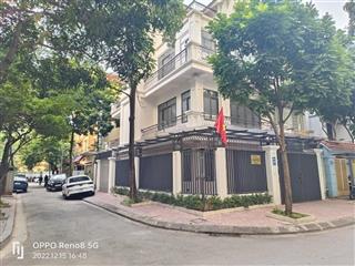 Cho thuê biệt thự vip tại vinhom gardenia hàm nghi. diện tích 150m2 x 5 tầng.  0982 247 ***