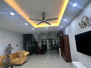 Cho thuê nhà nguyên căn tại xuân phương full nội thất. dt 100m2 x5 tầng, giá thuê 32 triệu/tháng