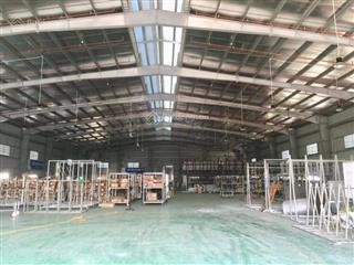 Cho thuê 2000m2 kho xưởng tại cụm công nghiệp thạch thất  hà nội