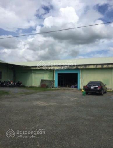 Cần bán 2000m2 đất xưởng + 300m2 thổ + đất kho bãi. tổng dt 5,769m2. cách ql 53 300m