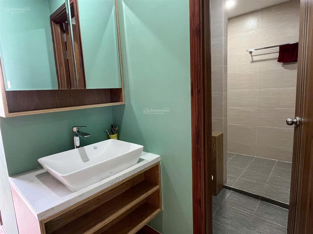 Bán căn hộ 2 phòng ngủ tầng cao nội thất gỗ xịn mường thanh khánh hòa số 4 trần phú