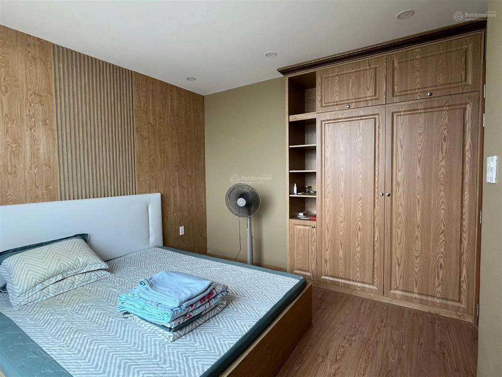 Bán căn hộ 2 phòng ngủ tầng cao nội thất gỗ xịn mường thanh khánh hòa số 4 trần phú
