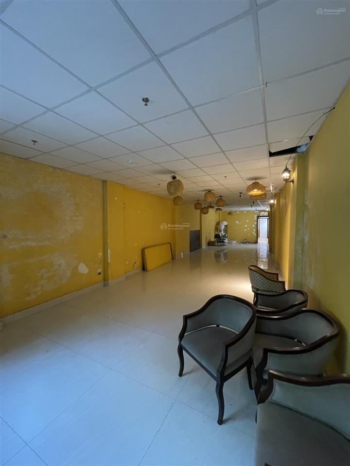 Chính chủ cho thuê văn phòng 100m2 tại số 2 bà triệu cách hồ gươm 20m