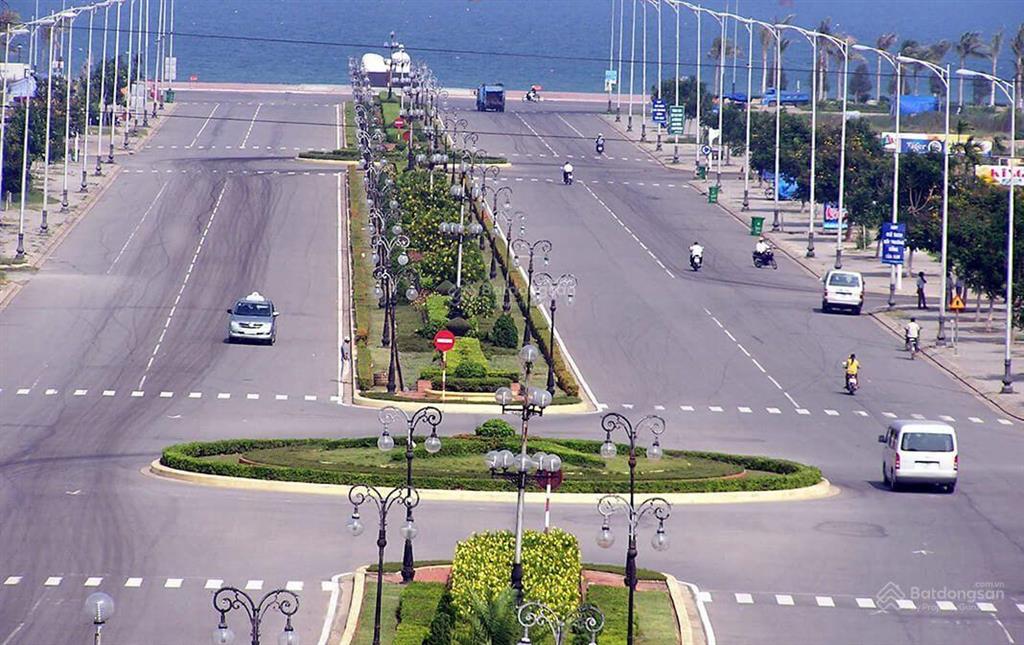 Bán đất mt phạm văn đồng, đà nẵng, dt 125m, đường 56m,lề 9m gần biển giá đầu tư tốt