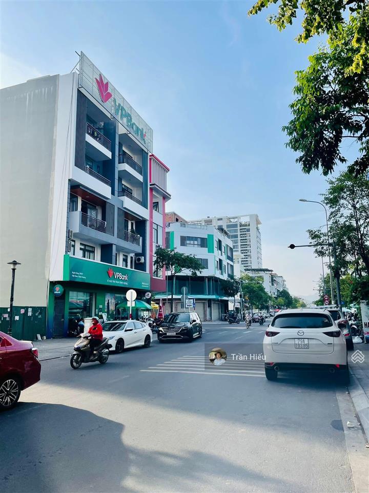 Bán lô hướng đông mặt tiền thích quảng đức giá tốt trục đường thuộc vcn. được xây 5 tầng cấp sổ