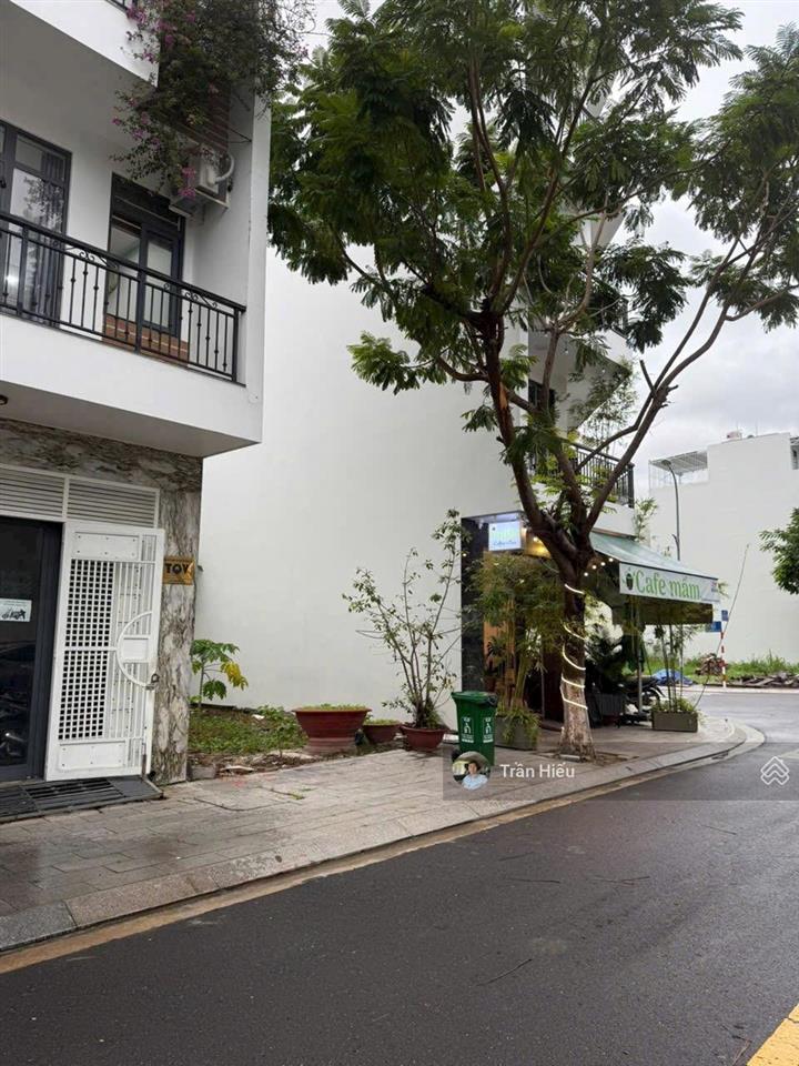Bán lô 75m2 sạch đẹp đường a3 view công viên vcn phước long. vị trí đắc địa, đường thông