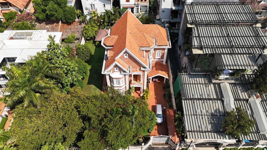 Biệt thự vip 204 nguyễn văn hưởng thảo điền quận 2 giá 200tr/m2 diện tích 15x 26m, 382,5m2, 4 tầng