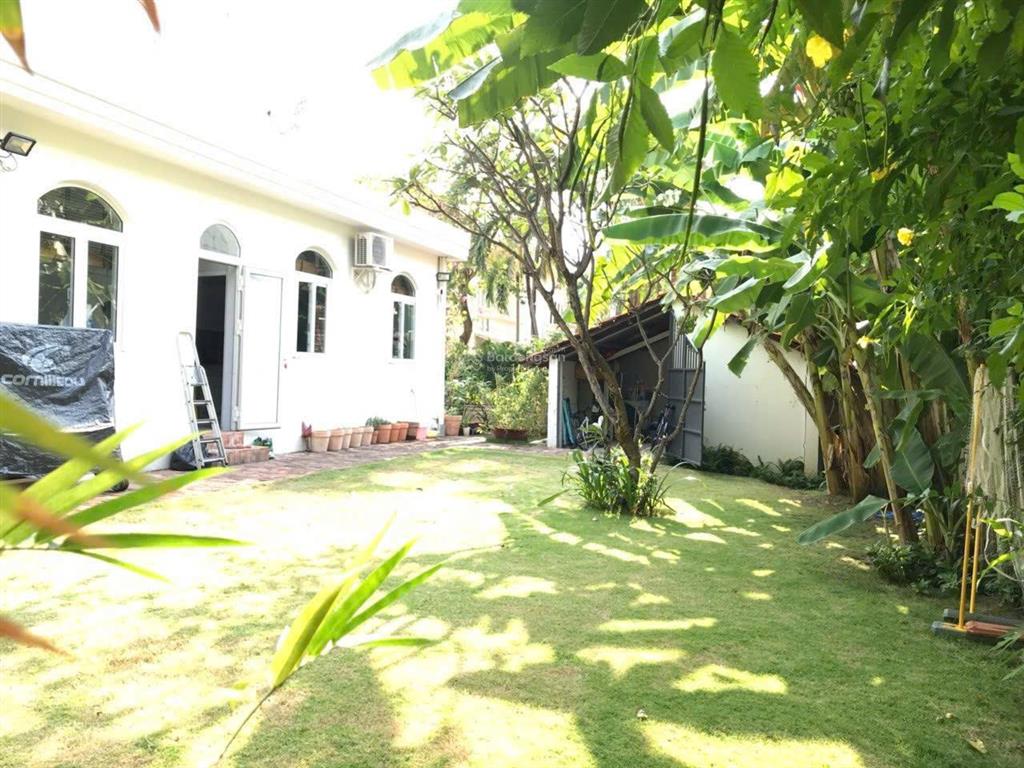 Villa coumpound vip thảo điền, quận 2, dt 20x 41m, 813m2 ,giá 145 tỷ (178tr/m2), 2 tầng, có hồ bơi