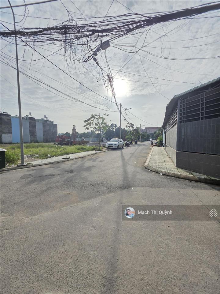 Đất đẹp góc 2mt trong khu phân lô p thạnh xuân q12 ngang 4 dài 19