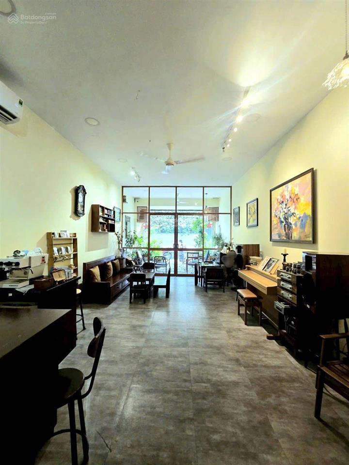 Võ thị sáu  hai bà trưng, p.tân định q1  150m²  hđ thuê 120tr/tháng