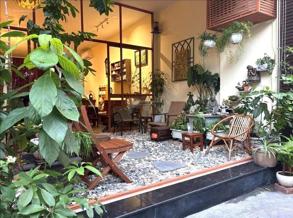 Võ thị sáu  hai bà trưng, p.tân định q1  150m²  hđ thuê 120tr/tháng