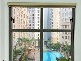 Cho thuê văn phòng dài hạn căn officetel view trực diện hồ bơi tầng 5