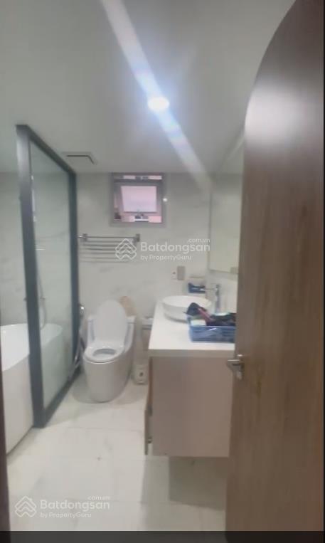 Cho thuê nhanh căn hộ cao cấp cosmo city căn 3pn 2wc dt 125m2, full nội thất đẹp, giá 23tr/th