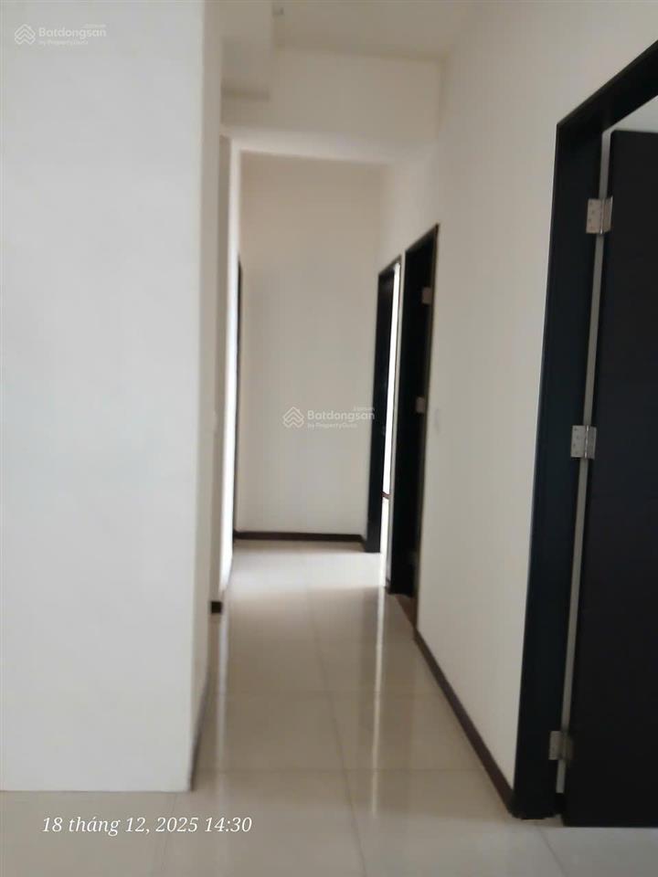Bán gấp căn docklands chính chủ 3pn dt 117m2, mới như hình, tầng cao, view đẹp, giá 57tr/m2