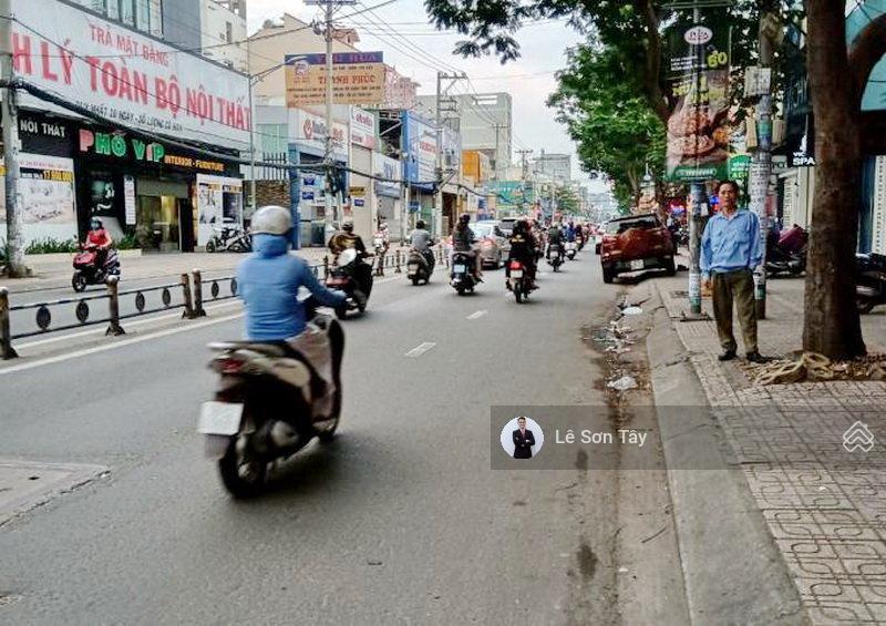 Gia đình cần bán nhà mt 229 nguyễn thị thập l tân phú l q7 gần chợ tân mỹ. dt 192m2 l giá 53,9 tỷ