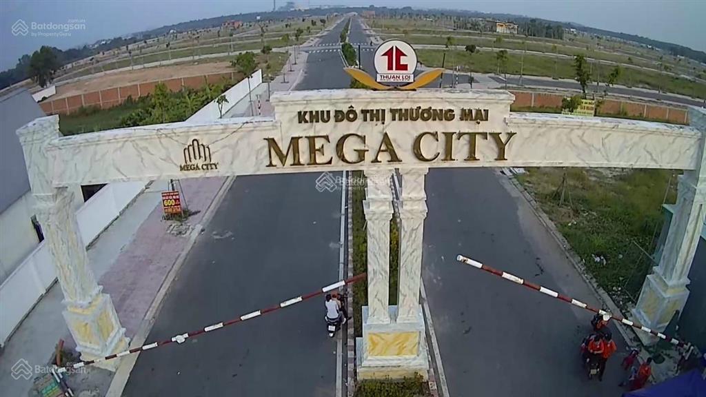 Chính chủ bán nhanh lô đất chợ bến cát a23  36 đường n7 giá bán 1.1 tỷ bao hết.  0376 721 ***