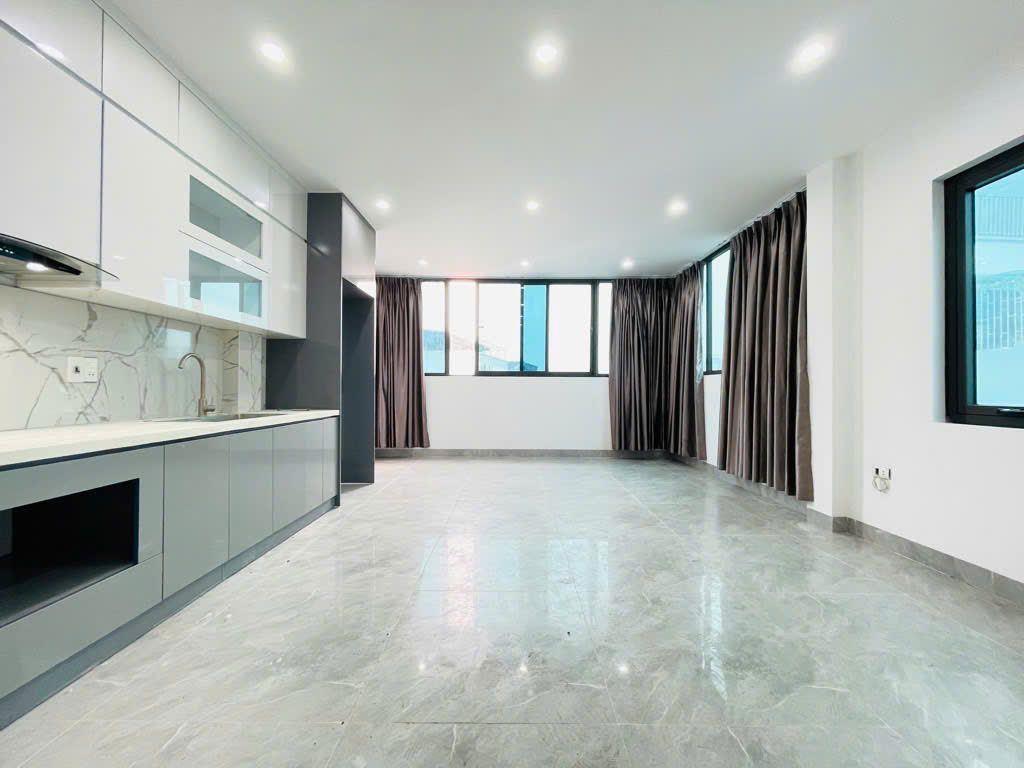 BÁN NHÀ  XÂY MỚI 7 TẦNG THANG MÁY TẠI PHỐ KIM GIANG Ô TÔ NGỦ TRONG NHÀ GIÁ CHỈ NHỈNH 12 TỶ