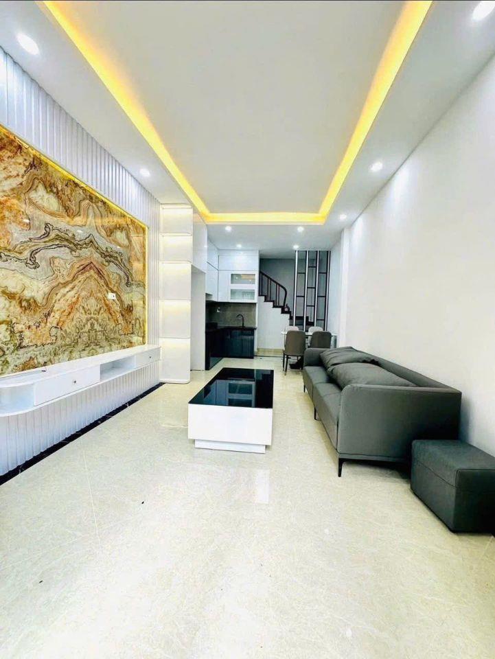 TÔI ĐANG CẦN BÁN CĂN NHÀ XÂY MỚI TINH  38M2 X 5T TẠI PHỐ KIM GIANG  THANH XUÂN  GIÁ NHỈNH 8 TỶ