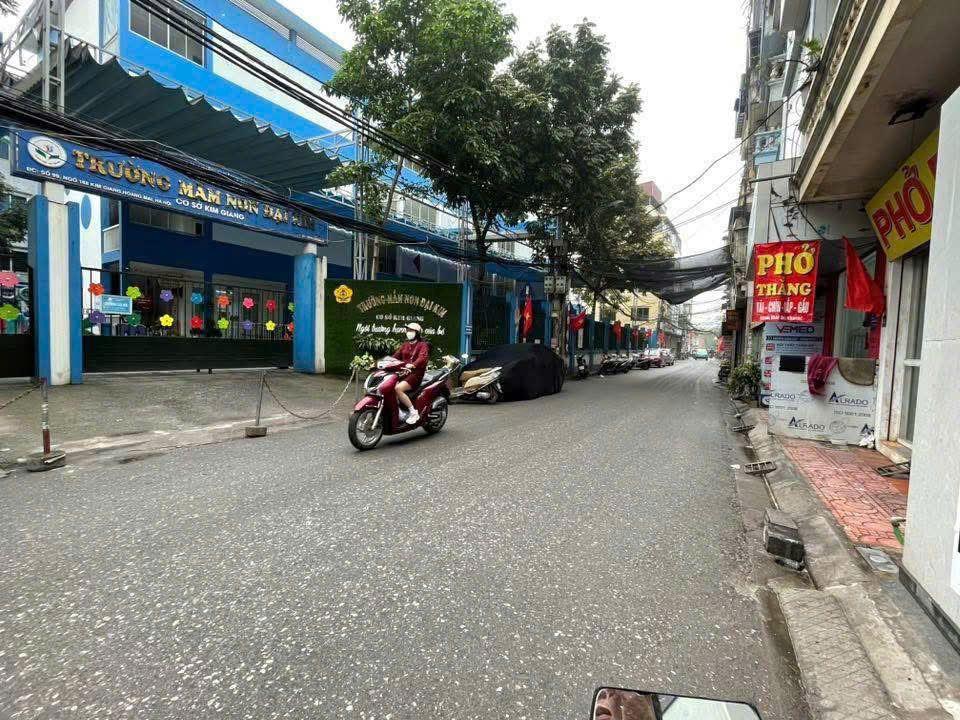 TÔI ĐANG CẦN BÁN CĂN NHÀ XÂY MỚI TINH  38M2 X 5T TẠI PHỐ KIM GIANG  THANH XUÂN  GIÁ NHỈNH 8 TỶ