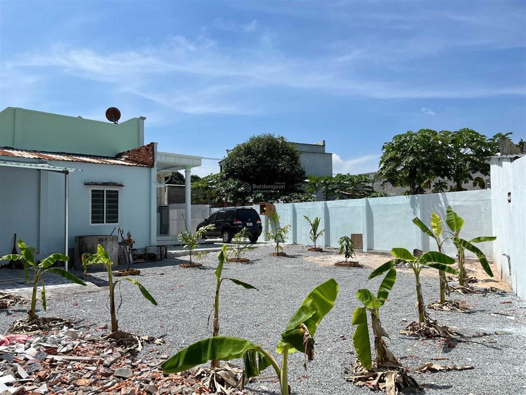 Cần bán nhà tt đất đỏ 374.8m2  2ty900 0909 525 *** ms nga