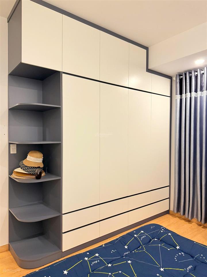 Bán căn hộ 2pn melody view thoáng mát. giá 3tỷ500  0909 525 *** ms. nga