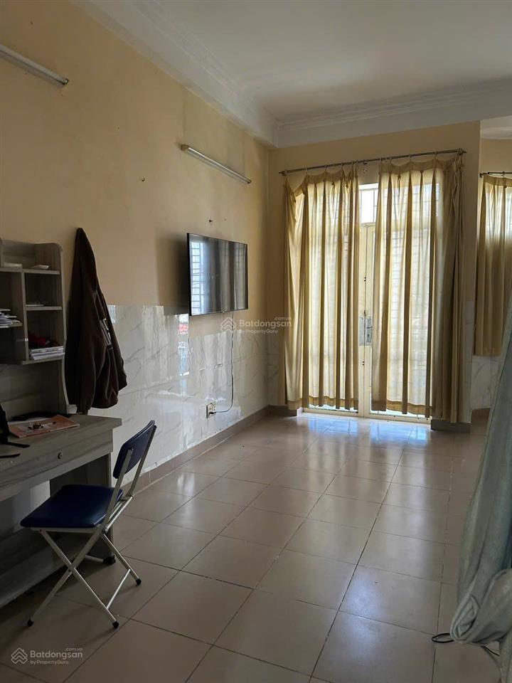 Nhà bán 3 tầng+ st 6 x 1696m2mặt tiền đường 12m kdc bình hưng ,bình chánh cũ. sổ hh công